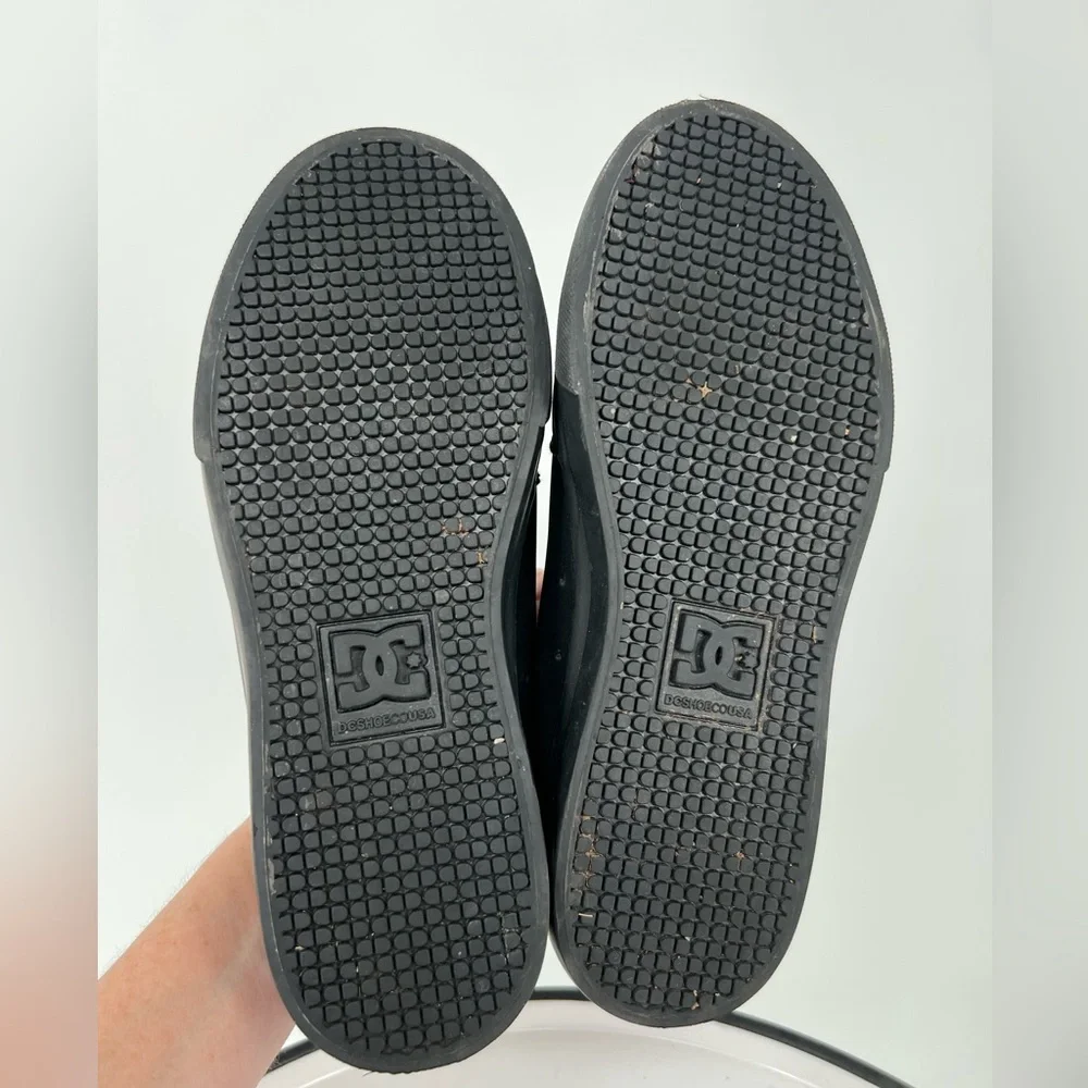 DC BLACK LEATHER SKATEBOARD‎ SHOE SNEAKERS YOUTH ANVIL